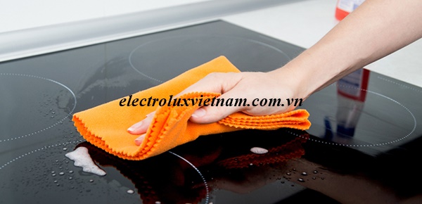Cách vệ sinh bếp từ Electrolux